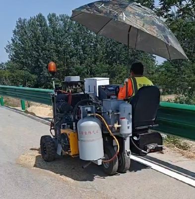 ميني القيادة الحرارية البلاستيكية خط الطريق العلامة ثلاثي الدراجة مع نظام تسخين زيت التوصيل