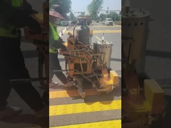 آلة وضع علامات على خطوط الطرق الملتوية الحرارية